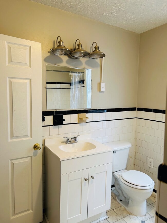 Building Photo - 103 W Germain St