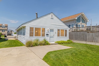 Building Photo - 14 Lee Pl