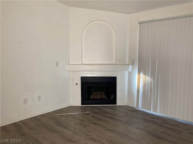 Building Photo - 7885 W Flamingo Rd