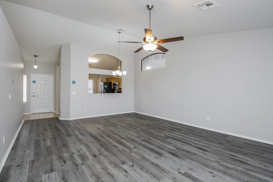 Building Photo - 8711 N 112th Ave