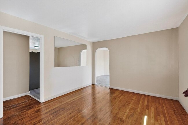 Building Photo - 165 Hilton Ave NW