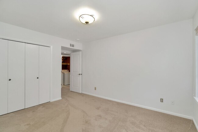 Building Photo - 4614 Redwood Rd