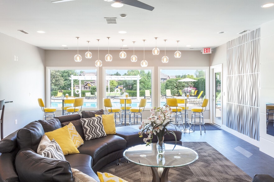 Building Photo - Pilgrim Village - Canton, MI