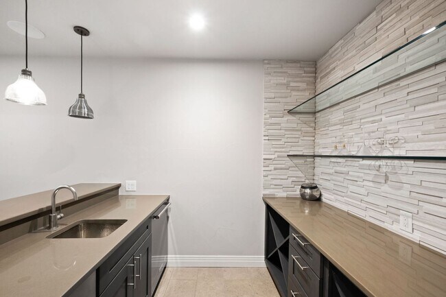 Building Photo - Luxury 4BD, 6BA Cherry Creek Home with 4 Outdoor Spaces