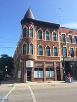 Building Photo - 1044 W 18th St