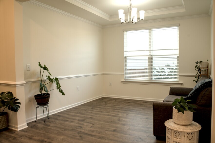 Building Photo - 4532 Valley Crest Ln