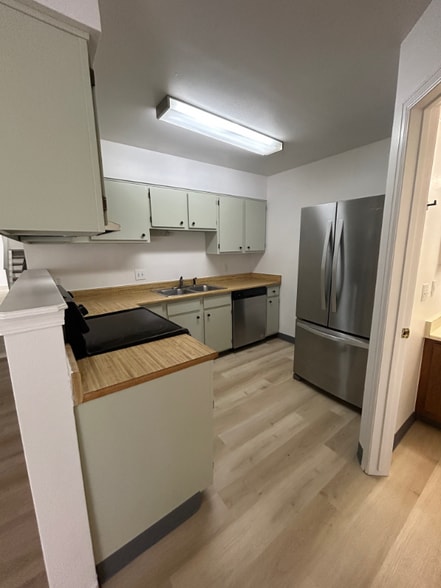 Building Photo - 1845 Kendall St