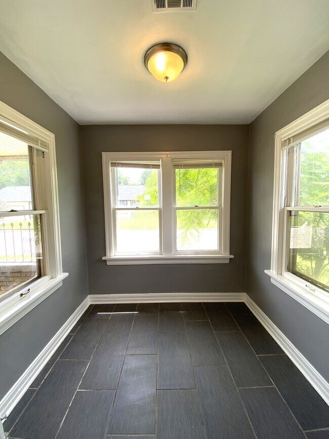 Building Photo - Spacious 2 Bed 1 Bath NW OKC