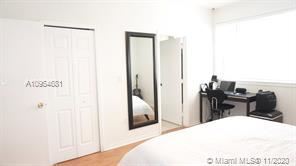Building Photo - 3 br, 2.5 bath Townhome - 900 SW 111th Ave