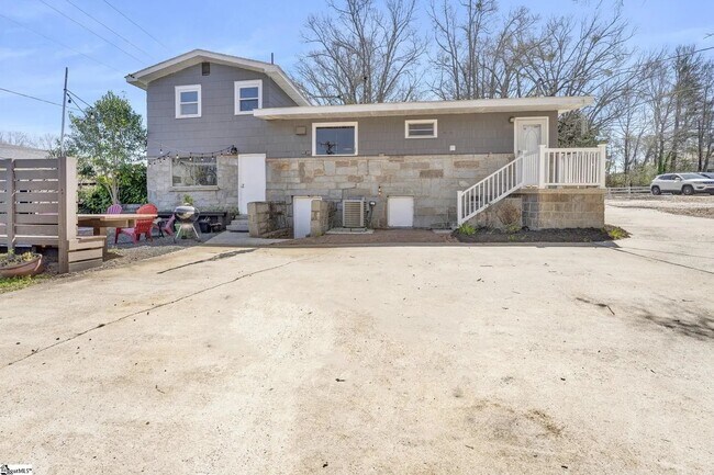 Building Photo - 237 Old Grove Rd