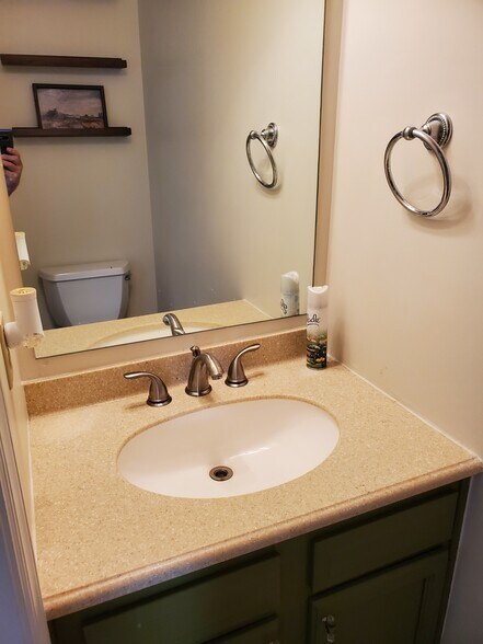 1st Floor Guest Bathroom - 135 Westbrooke Ln