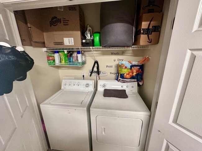 Building Photo - 12311 Kensington Lakes Dr