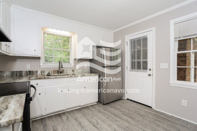 Building Photo - 108 Crestmore Dr