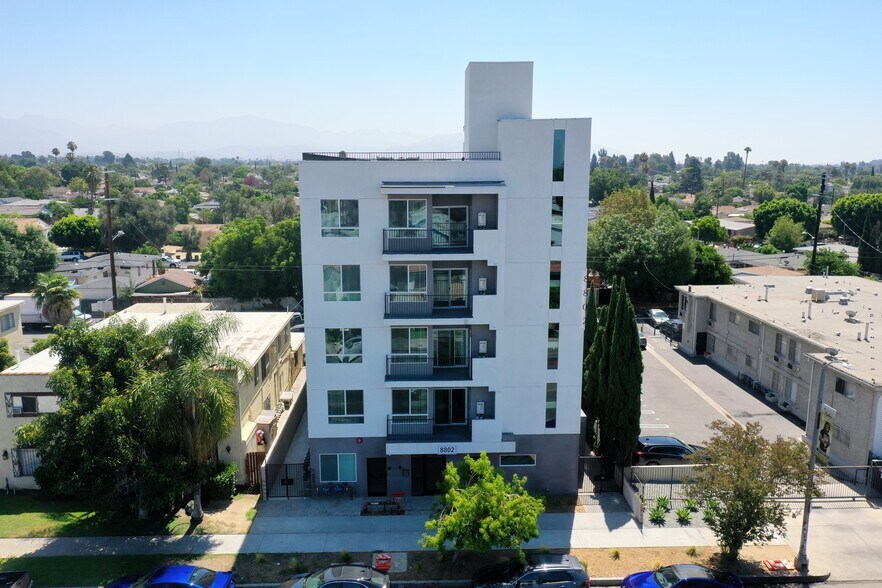 Building Photo - 8802 Van Nuys Blvd