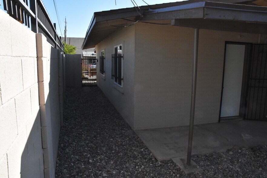 Building Photo - 1514 W Palmer Dr.