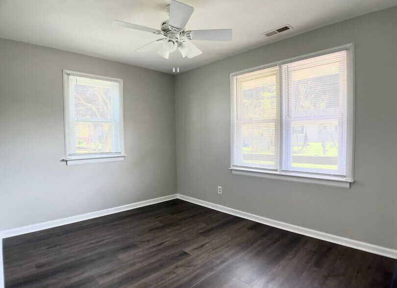 Primary Bedroom with Closet - 1933 Forest Ave
