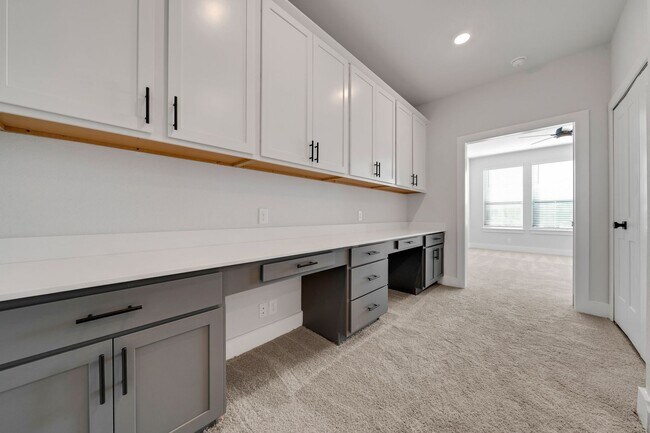 Building Photo - 13631 Giovannis Gdn