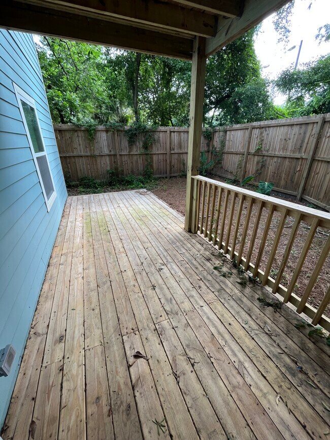 Back Balcony - 1714 Le Grand St