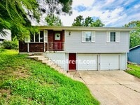 Building Photo - Fantastic Parkville area with Updated Kitchen including Granite Counters and Stainless Steel Appl...