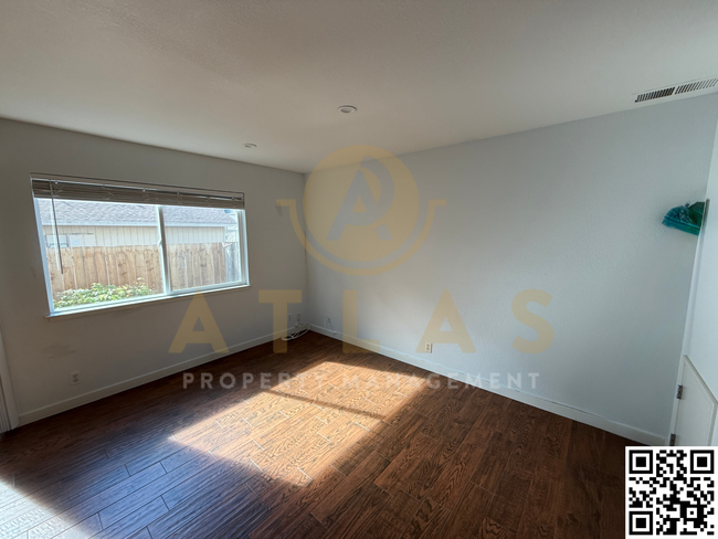 Building Photo - Bright and Spacious 3-Bedroom in Windsor, ...