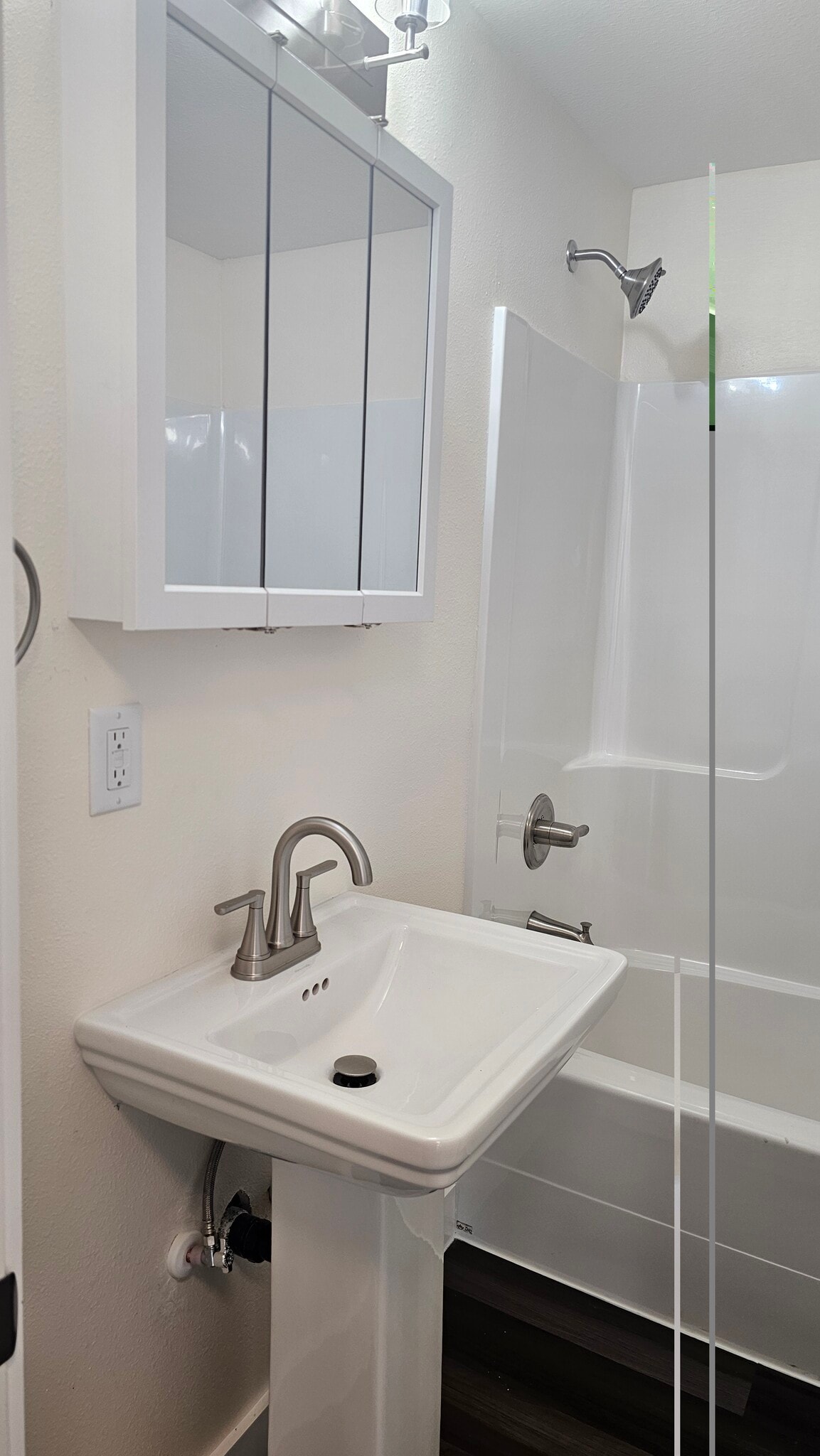 Building Photo - 255 Southview Pl S