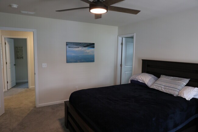 Building Photo - 136 Dogwood Grv Pl