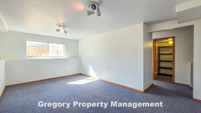 Building Photo - 7 60th Pl SE
