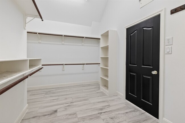 Building Photo - 3839 Lakeridge Canyon Dr