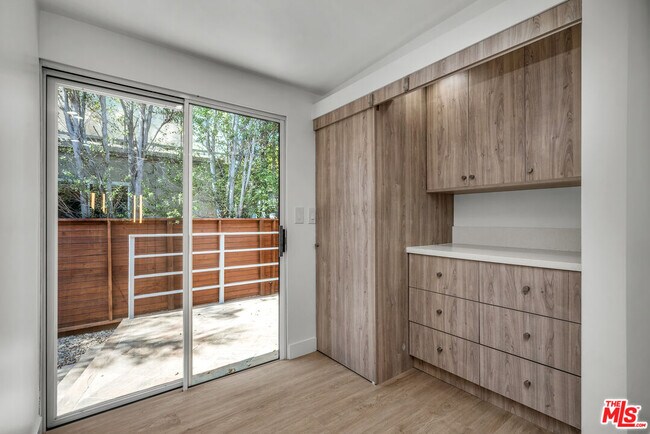 Building Photo - 825 San Miguel Ave