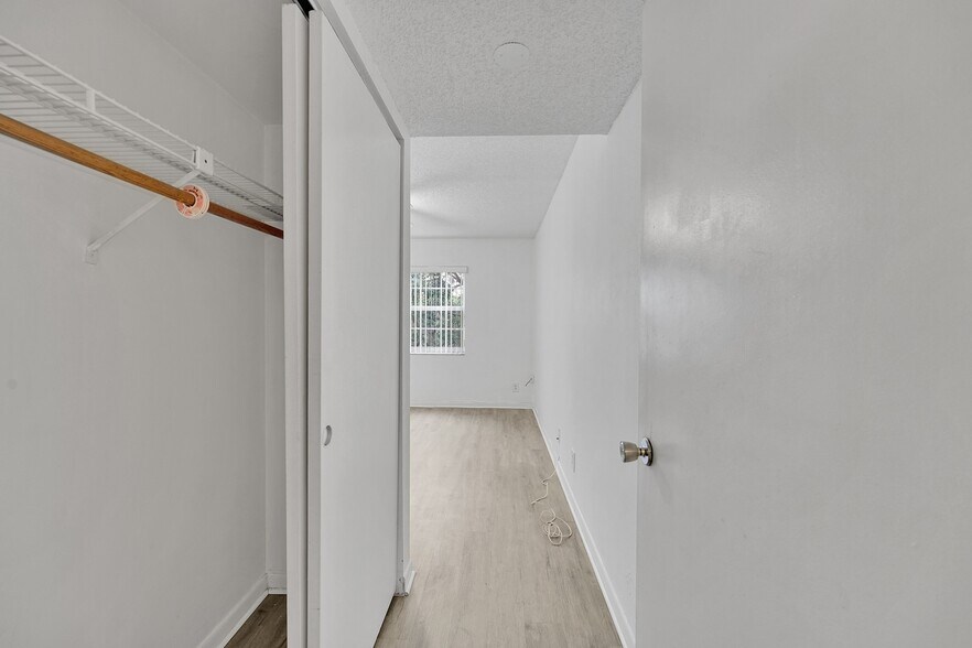 Building Photo - 1200 NW 87th Ave