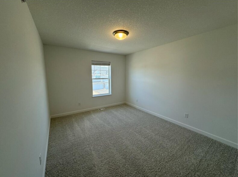 Building Photo - 8084 150th Pl NW