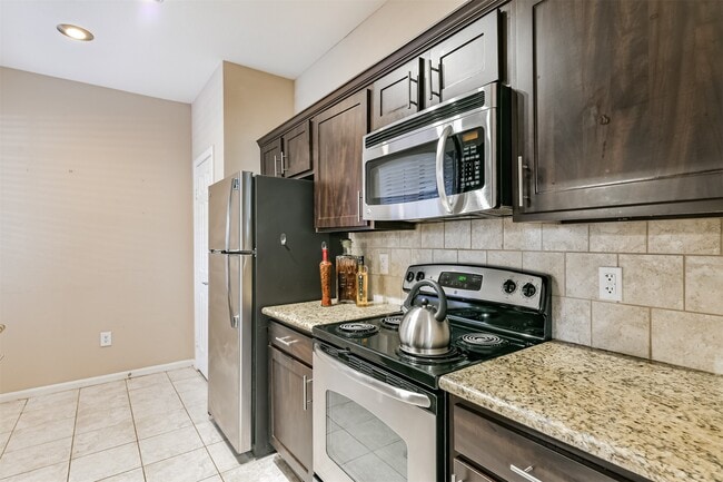 Building Photo - 2255 Braeswood Park Dr