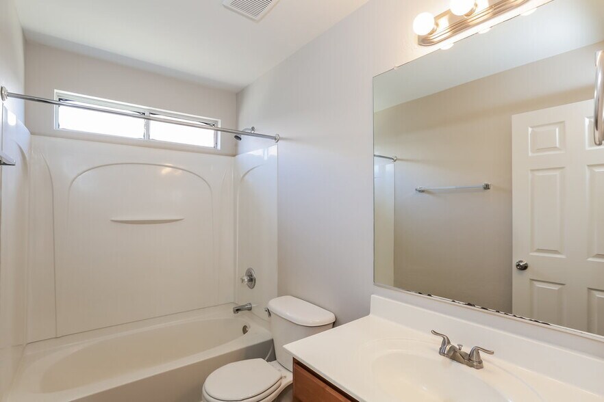 Building Photo - 4013 W Park St