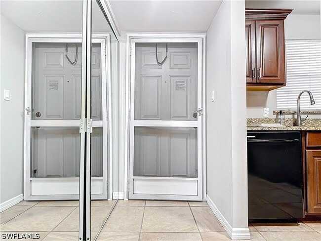 Building Photo - 175 Turtle Lake Ct