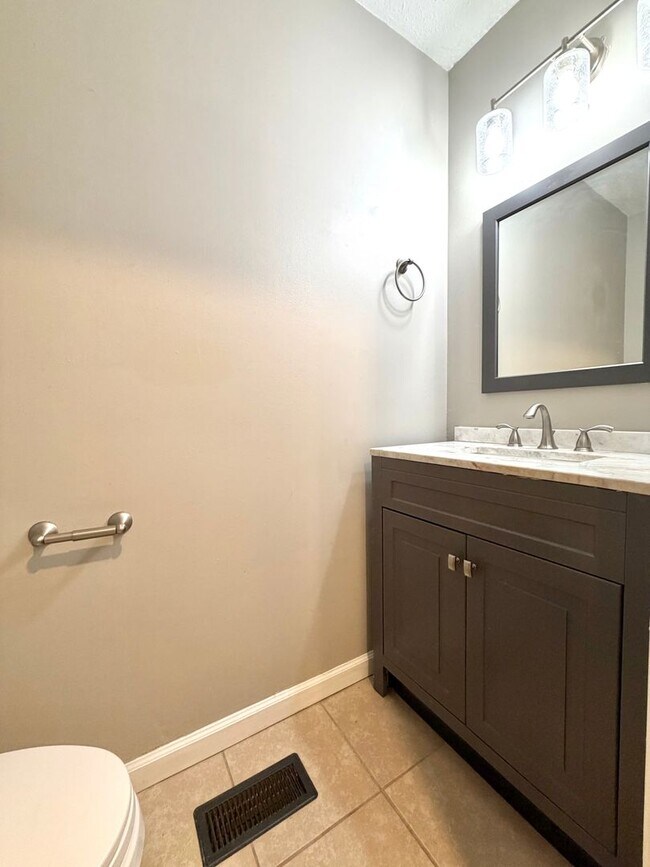 Building Photo - 1909 Needmore Rd