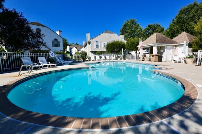 Building Photo - 2-Bedroom Condo Ready NOW! 2 Primary Suite...