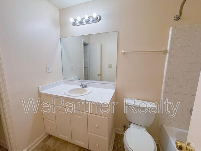 Building Photo - 7416 Dartmouth Ct