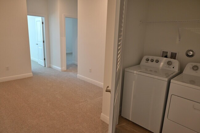 Building Photo - 3599 NW Solange Ct