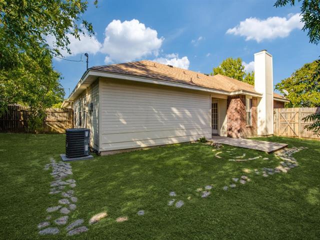 Building Photo - 571 Majestic Park Ln