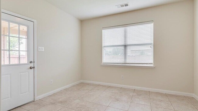 Building Photo - 13033 Tobin Dr