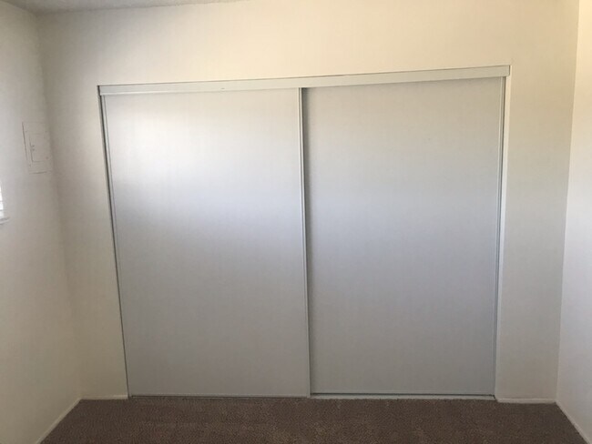 Building Photo - 2611 E Broadway