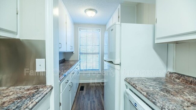 Building Photo - 214 New Grade Rd