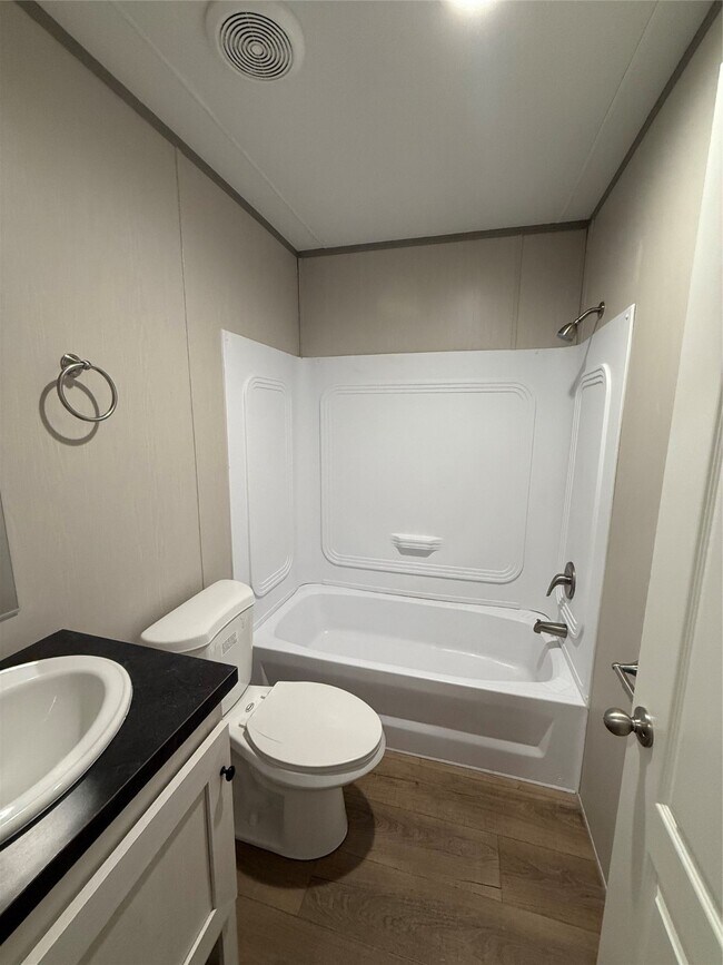 Building Photo - 327 County Rd 2296