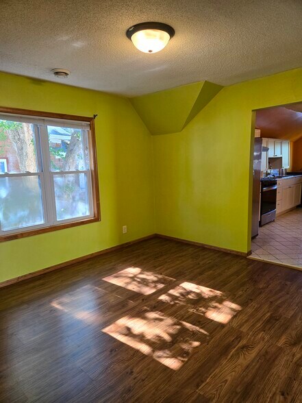 Building Photo - 2414 3rd St NE