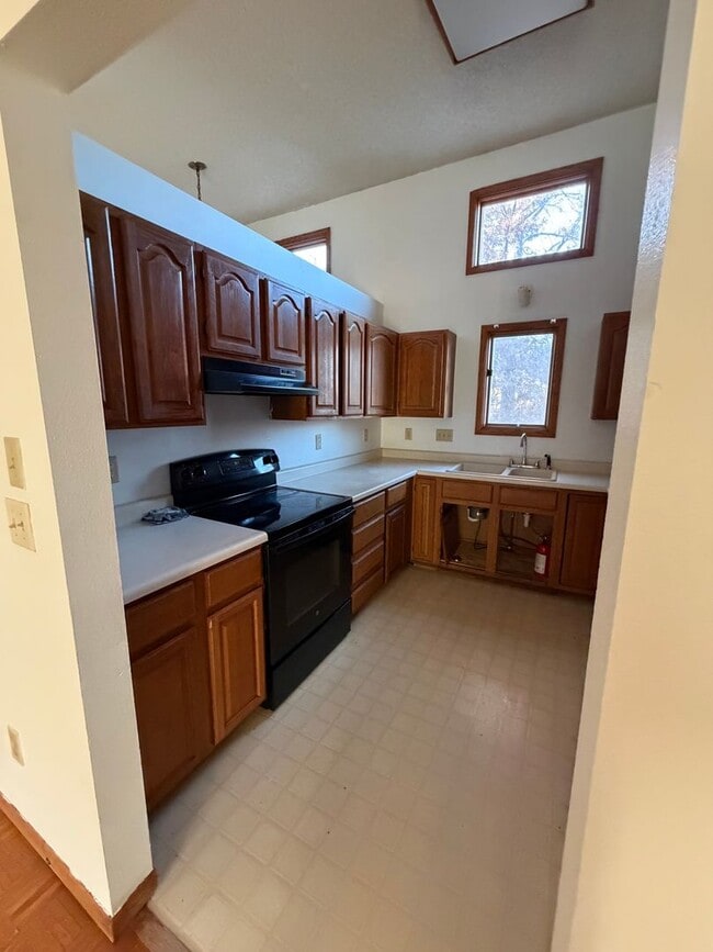 Building Photo - 3 Bed/2 Bath in Iowa City