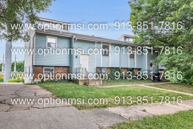 Building Photo - **Spacious 2-Bedroom Duplex in a Cul-de-Sac!**