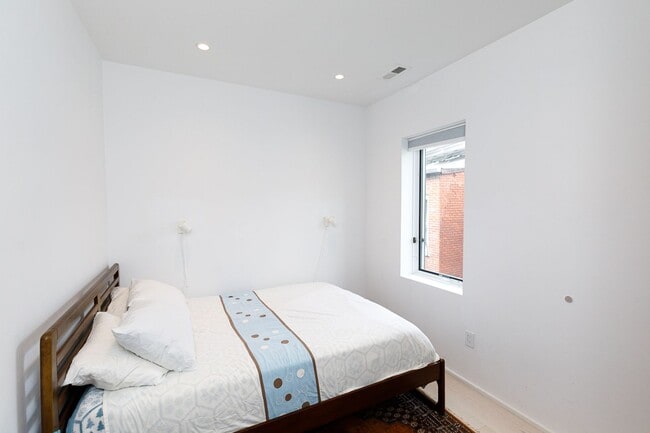 Building Photo - Modern Penthouse in Columbia Heights