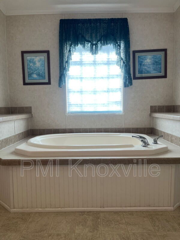 Building Photo - 8821 Trout Rd