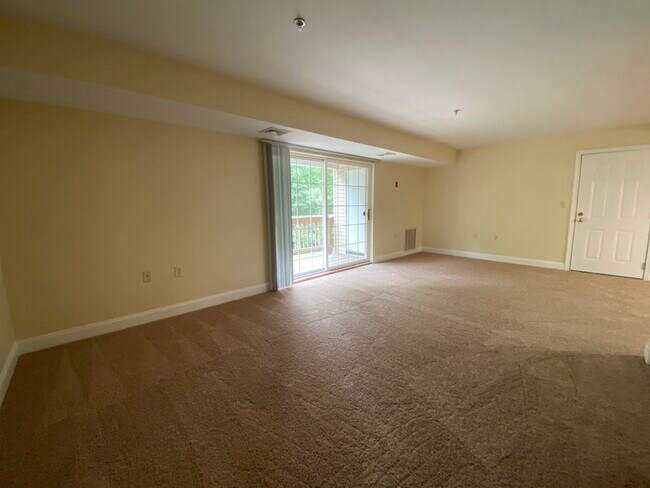 Building Photo - 99 S Mammoth Rd