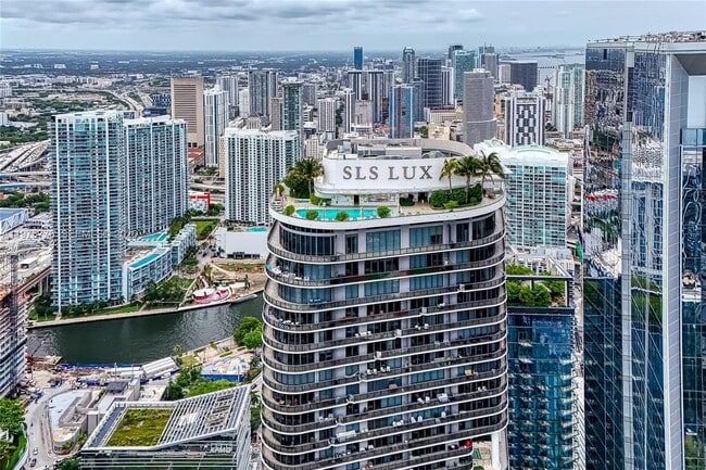 Building Photo - 801 S Miami Ave